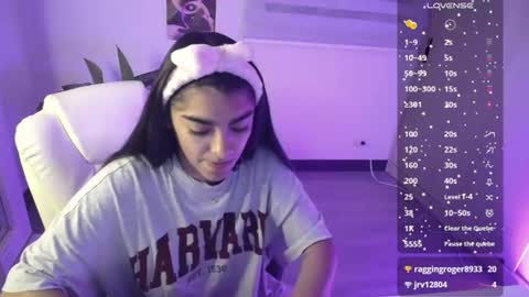 Snapshot of amara_silk chatting on July 27, 12:39 am amara_silk online show from July 27, 12:39 am