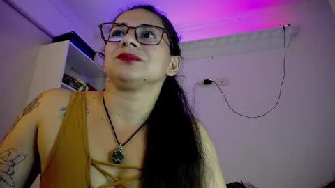 Snapshot of amarantha666 chatting on March 5, 10:06 pm Susan online show from March 5, 10:06 pm