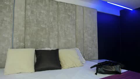 Emily online show from April 14, 9:26 am