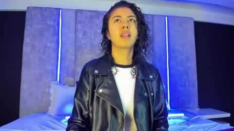 Emily online show from April 18, 12:09 pm