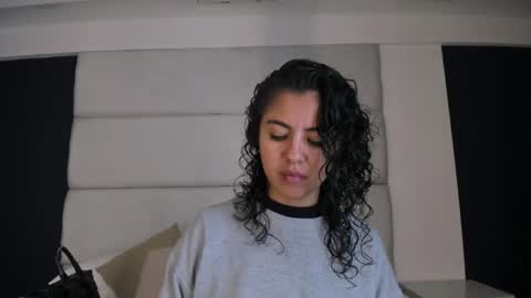 Snapshot of amarettho chatting on June 4, 11:38 am Emily online show from June 4, 11:38 am