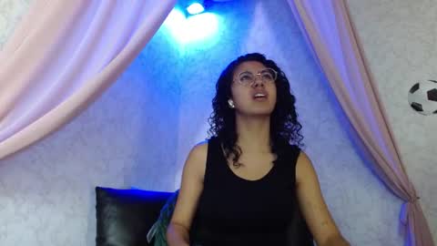 Snapshot of amarettho chatting on June 23, 2:37 pm Emily online show from June 23, 2:37 pm