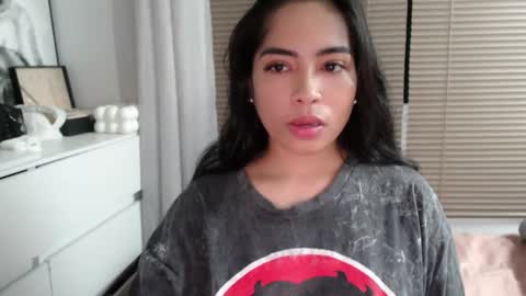 Snapshot of amariahholly chatting on December 2, 7:38 pm Amariah Holly online show from December 2, 7:38 pm