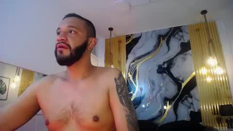 Snapshot of amaro_jhonson chatting on June 16, 7:38 pm amaro_jhonson online show from June 16, 7:38 pm