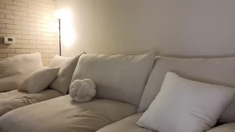 amaya_floress online show from April 15, 11:06 am