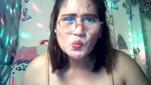 amazing angel online show from March 12, 5:08 pm