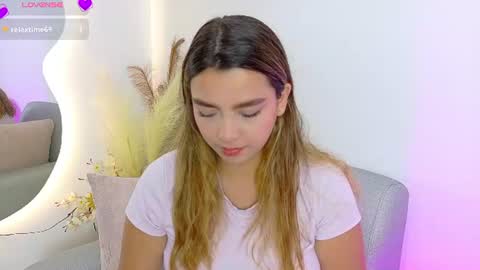 Snapshot of ambar_carterr chatting on June 26, 12:37 am Ambar online show from June 26, 12:37 am