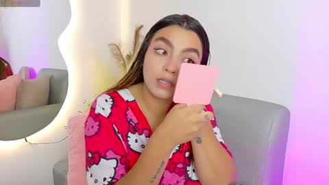 Snapshot of ambar_carterr chatting on June 27, 7:19 pm Ambar online show from June 27, 7:19 pm