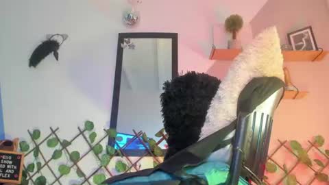 Snapshot of ambar_fitness88 chatting on July 9, 11:58 am Ambar fitness88 online show from July 9, 11:58 am