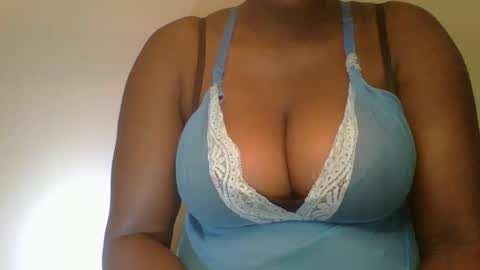 Snapshot of ambar_jasiri chatting on January 7, 7:38 pm Mia online show from January 7, 7:38 pm