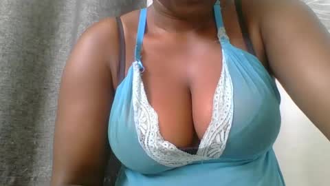 Snapshot of ambar_jasiri chatting on February 13, 5:48 am Mia online show from February 13, 5:48 am