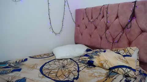 Snapshot of ambar_love22 chatting on January 26, 8:02 pm ambar_love22 online show from January 26, 8:02 pm