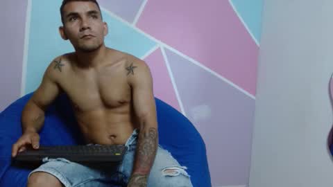 Snapshot of ambar_mds chatting on November 18, 1:15 pm Sebas online show from November 18, 1:15 pm