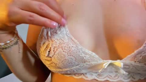 Snapshot of ambar_sex10 chatting on January 9, 3:55 pm Ambar online show from January 9, 3:55 pm