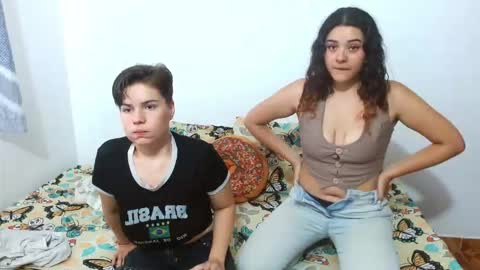 Snapshot of ambarandvalery chatting on February 16, 8:05 pm AmbarAndValery online show from February 16, 8:05 pm