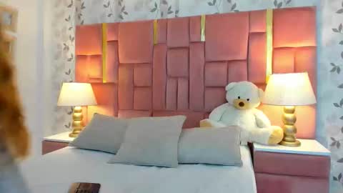 Snapshot of ambarsantany chatting on October 18, 10:21 pm AmbarSantany  online show from October 18, 10:21 pm