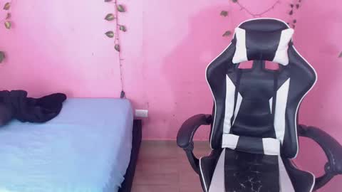 Snapshot of ambel_rose chatting on February 22, 11:46 pm ambel_rose online show from February 22, 11:46 pm