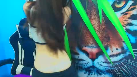 Snapshot of ambel_rose chatting on November 6, 10:10 pm ambel_rose online show from November 6, 10:10 pm