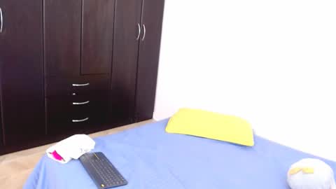 Snapshot of ambel_rose chatting on November 16, 6:46 pm ambel_rose online show from November 16, 6:46 pm