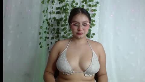 Snapshot of amber__muse chatting on February 24, 5:16 am Amber online show from February 24, 5:16 am