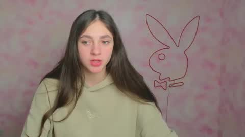 Snapshot of amber__r chatting on February 17, 6:43 am Amber online show from February 17, 6:43 am