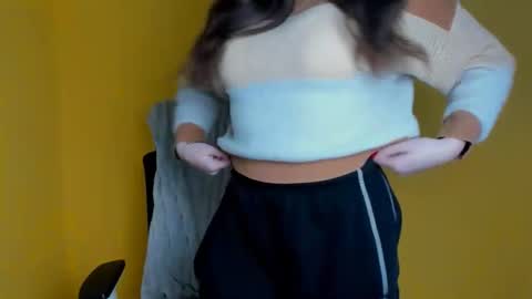 Snapshot of amber__r chatting on February 25, 6:12 am Amber online show from February 25, 6:12 am