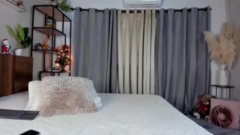 Amber online show from December 4, 8:28 pm