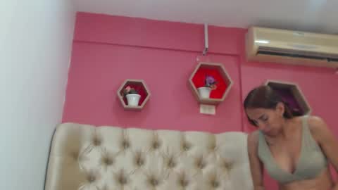 Amber Moore online show from November 20, 5:56 pm