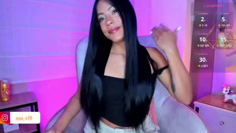 Snapshot of amber_villalobos chatting on October 12, 4:44 am Tell me Amber online show from October 12, 4:44 am