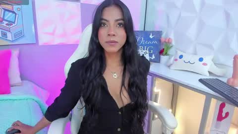 Snapshot of amber_villalobos chatting on March 24, 4:17 am Tell me Amber online show from March 24, 4:17 am