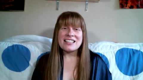 Snapshot of amberglo chatting on April 26, 3:21 pm Amberglo Anderson online show from April 26, 3:21 pm