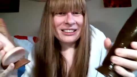 Snapshot of amberglo chatting on May 3, 3:29 pm Amberglo Anderson online show from May 3, 3:29 pm