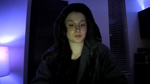 Snapshot of amberkinsley chatting on December 6, 2:35 am amberkinsley online show from December 6, 2:35 am