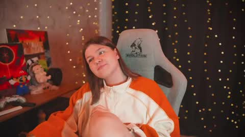 Snapshot of amberlyyy chatting on May 15, 5:03 am my name is Sonya but you can call me your favorite girl 3 online show from May 15, 5:03 am
