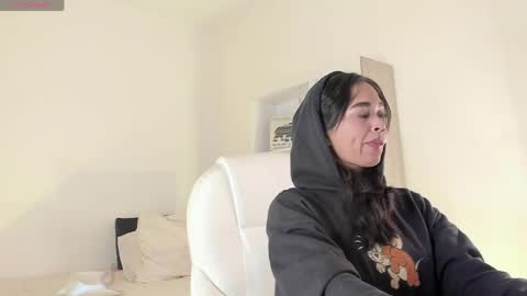 Amber online show from April 1, 1:41 pm