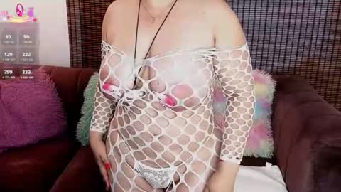 amberr_mooon online show from May 16, 5:45 pm