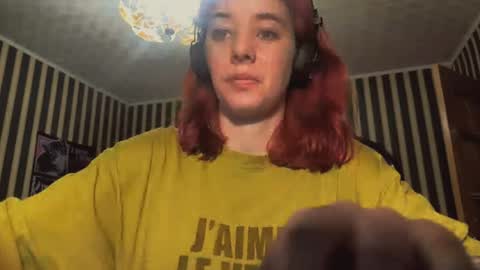 Snapshot of amberrrdolll chatting on May 3, 12:49 am amberrrdolll online show from May 3, 12:49 am