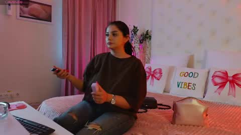 Amberseyes online show from May 12, 8:55 am
