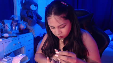 Snapshot of ambersmith98_ chatting on December 14, 2:23 am Amber online show from December 14, 2:23 am