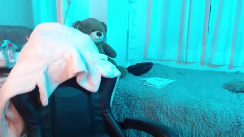 Snapshot of ambersmith98_ chatting on February 15, 11:25 pm Amber online show from February 15, 11:25 pm