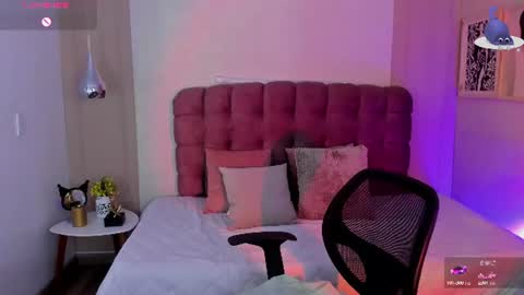 Snapshot of amberthomsonn chatting on June 29, 10:15 am Amber online show from June 29, 10:15 am