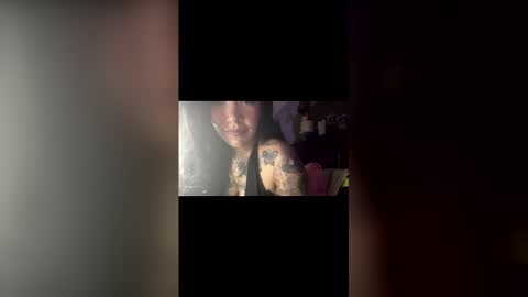 Snapshot of ambitiousreyna chatting on March 22, 1:42 am ambitiousreyna online show from March 22, 1:42 am