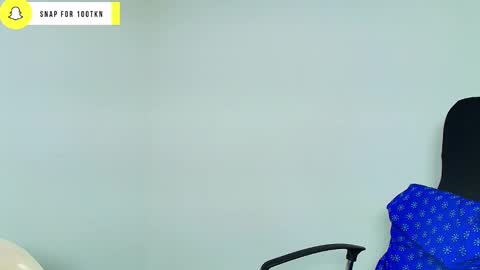 Snapshot of ameli_and_lucas chatting on December 3, 3:09 am Amelia Lucas online show from December 3, 3:09 am