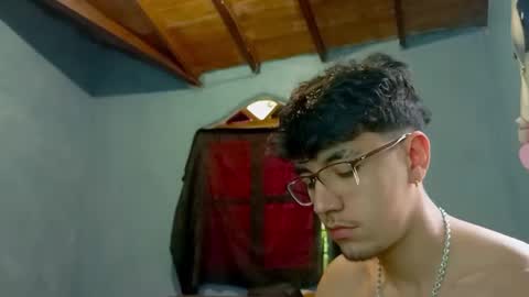 Snapshot of ameli_and_lucas chatting on September 15, 6:41 pm Amelia Lucas online show from September 15, 6:41 pm