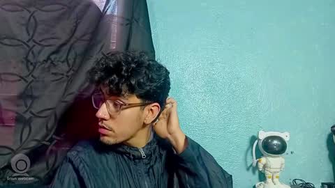 Snapshot of ameli_and_lucas chatting on October 9, 3:32 pm Amelia Lucas online show from October 9, 3:32 pm