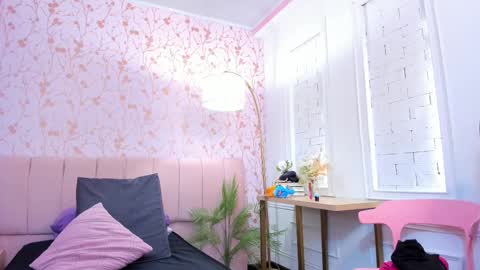 Amelia Adams online show from November 5, 7:14 pm