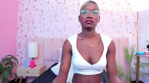 Amelia Adams online show from November 19, 7:14 pm