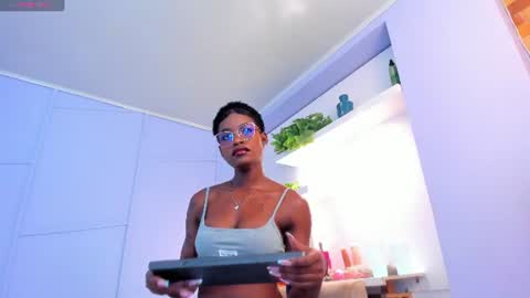 Amelia Adams online show from July 6, 12:13 pm