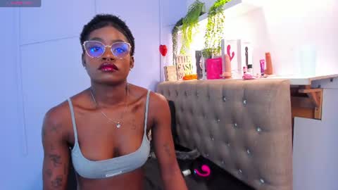Amelia Adams online show from July 6, 3:03 pm