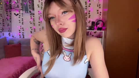 Amelia Aley  online show from February 8, 9:46 am